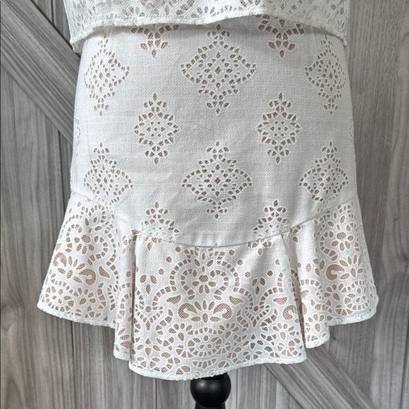 Tres Chic and Unique Vivian Dress NWOT - the back is gorgeous and flirtatious - Picture 9 of 17